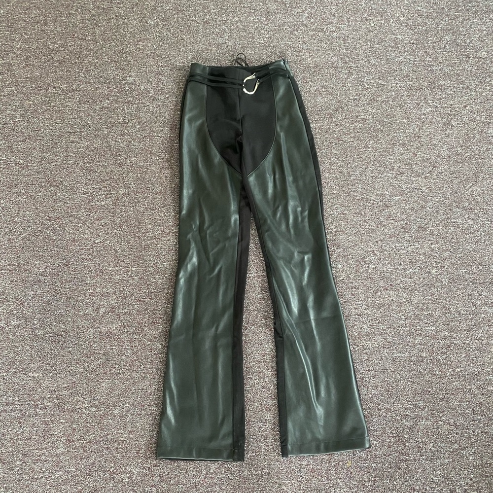 I am Gia pants